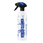 Close-up van Liquid Rebel Screen Cleaner: milde reiniger voor beeldschermen en interieurdelen zoals kunststof en leer. Zorgt voor een streeploze finish, verwijdert glans van stuurwielen en laat een aangename geur achter. Perfect voor touchscreens en pianolak.