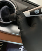 Close-up van Liquid Rebel Soft Detailing Brush: een flexibele, zachte borstel die vuil verwijdert zonder krassen achter te laten. Perfect voor detailwerk, ergonomisch ontworpen en verkrijgbaar in 18 en 27 cm voor ultiem comfort en controle.