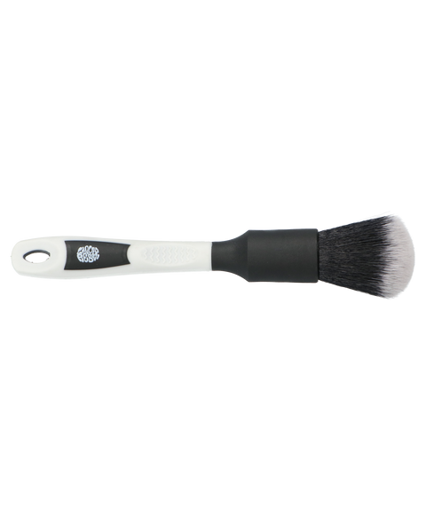 Liquid Rebel Soft Detailing Brush: zachte, krasvrije borstel zonder metaal, ideaal voor delicate oppervlakken van je wagen. Geschikt voor chemische reinigingsmiddelen, ergonomisch ontworpen en beschikbaar in twee formaten voor nauwkeurige reiniging.